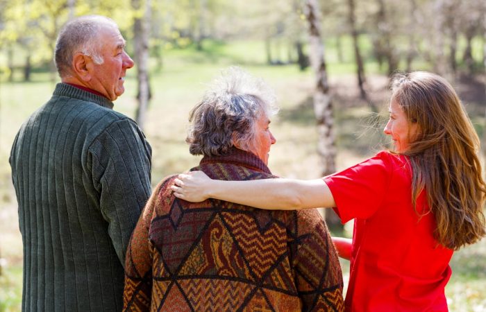 Proveer at Byrd Springs | Senior man and women outdoors with caregiver